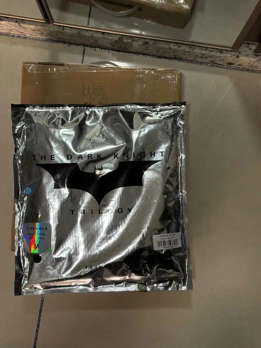 Youngla (ヤングラ) バットマン ロングスリーブ M 新品