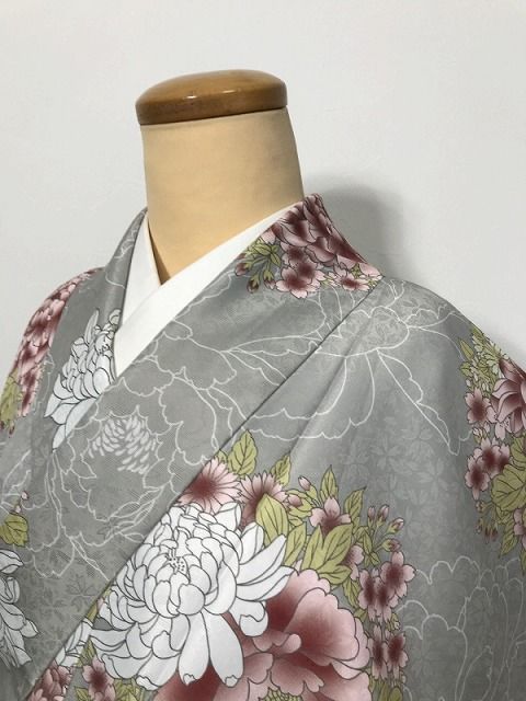 新品 3Ｌサイズ 小紋 化繊 グレー地に菊花牡丹模様