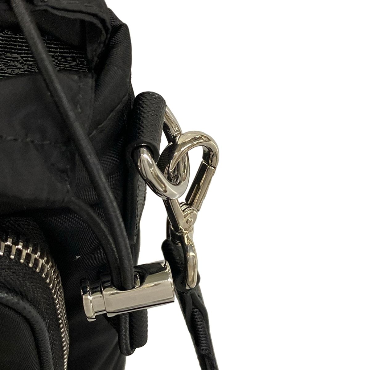 PRADA(プラダ) ショルダーバッグ美品 Re-Nylon スマートフォンケース 
