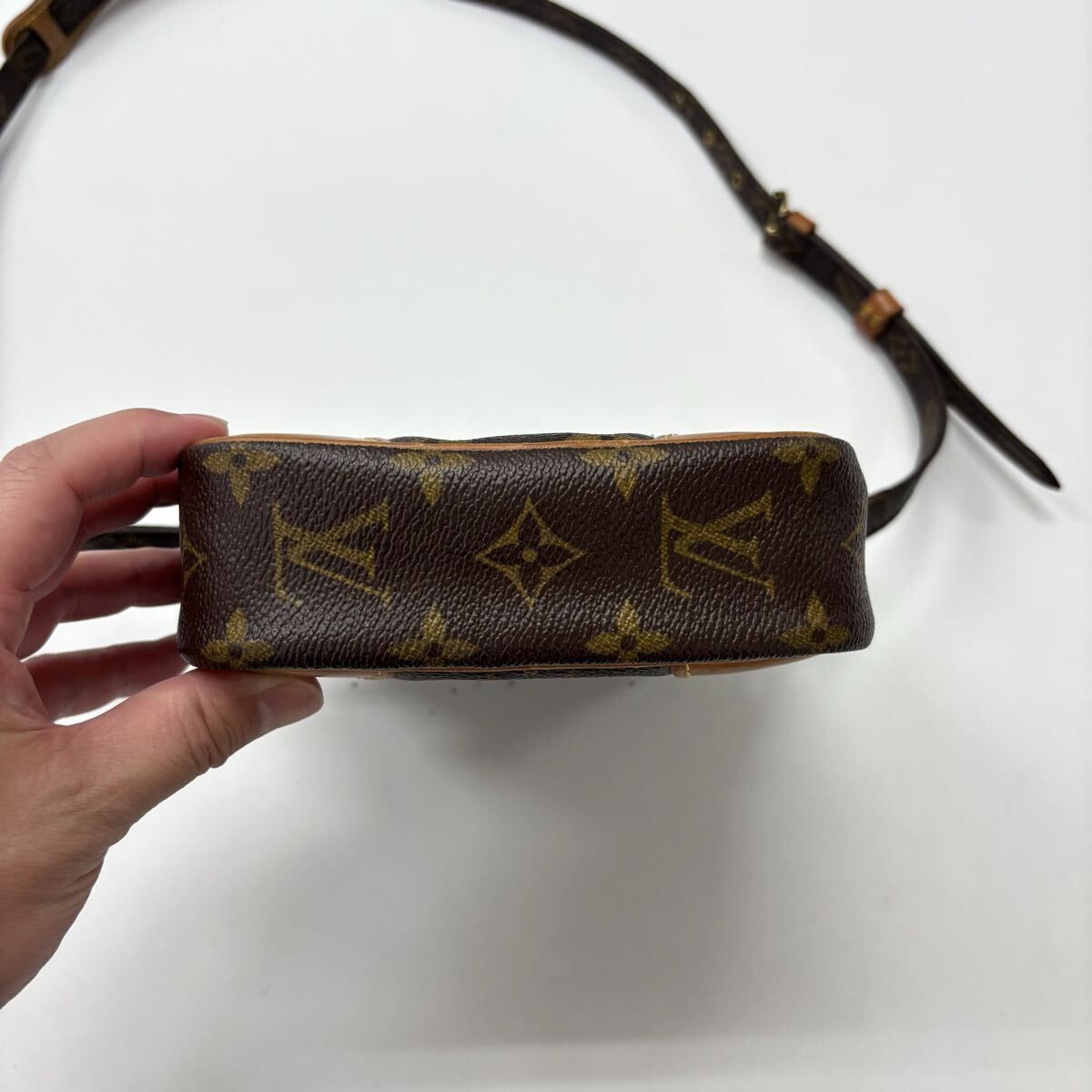 LOUIS VUITTON ルイヴィトン MONOGRAM DANUBE CROSS BODY モノグラム 