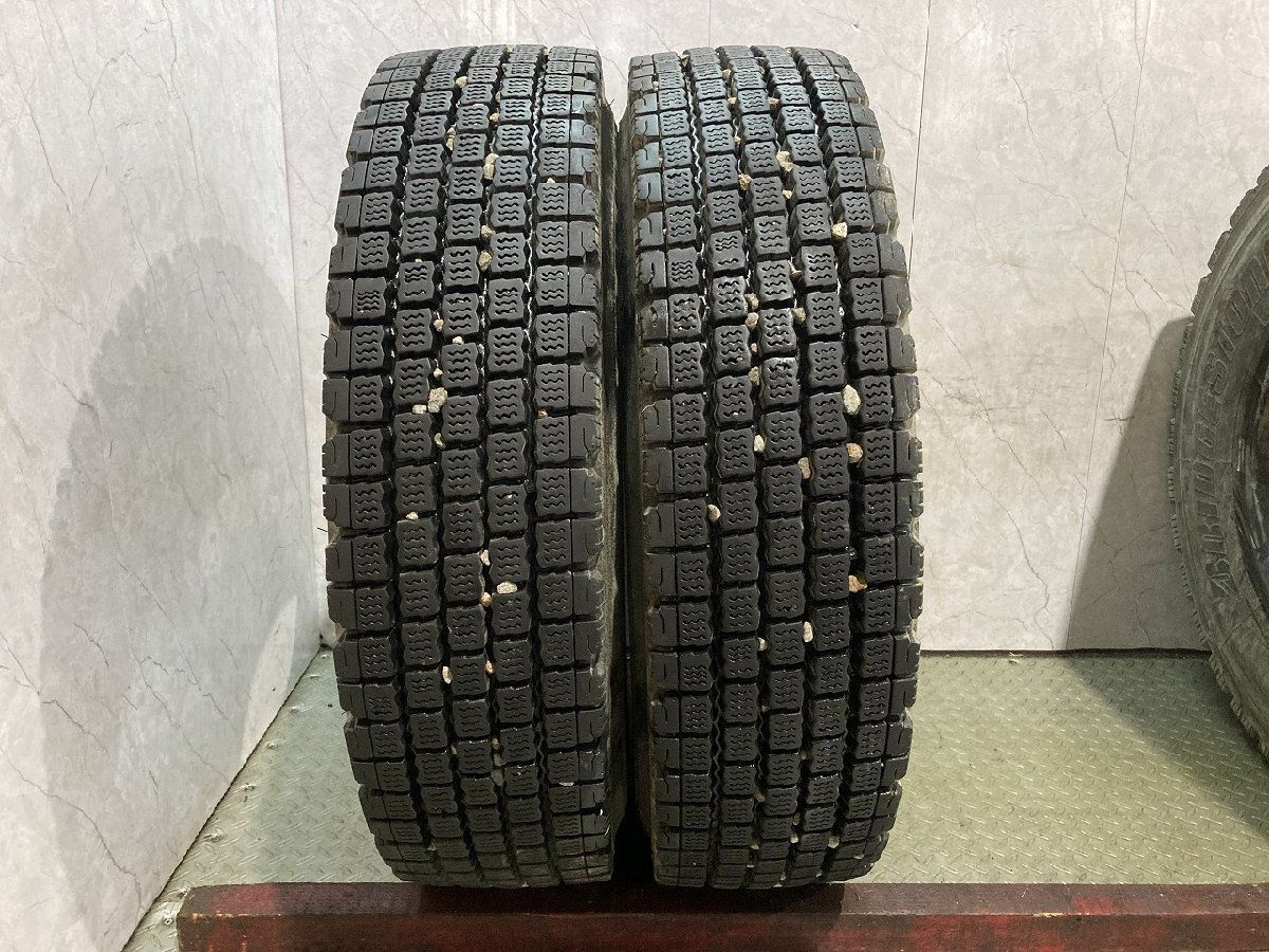 札幌発 引取OK BS W910 225/90R17.5 127/125L 17.5インチ トラックタイヤ スタッドレス 2本 バリ溝 4t レンジャー フォワード等　(KTT758)