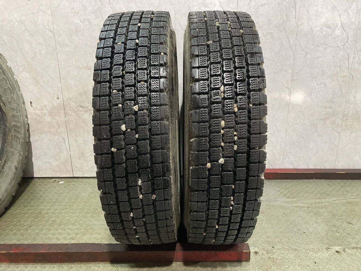 札幌発 引取OK BS W910 225/90R17.5 127/125L 17.5インチ トラックタイヤ スタッドレス 2本 バリ溝 4t レンジャー ファイター等　(KTT757)