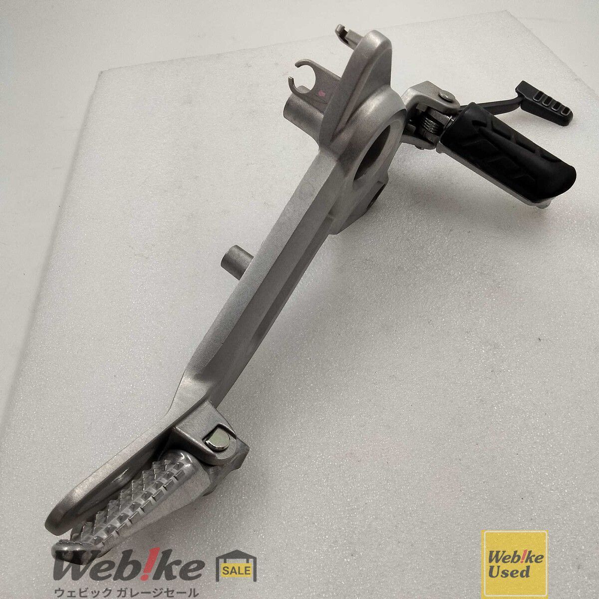 ホンダ純正中古パーツ グロム ステップ 右 50600-K26-G00 RXBI31881