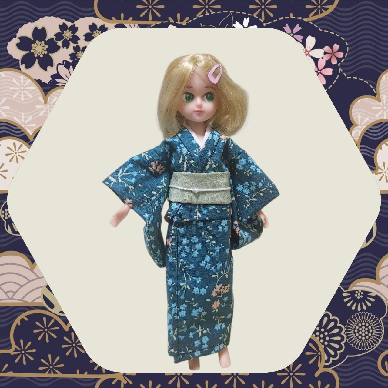 22㎝ドール用アウトフィット 着物二点セット 青緑の花柄×白と緑の帯
