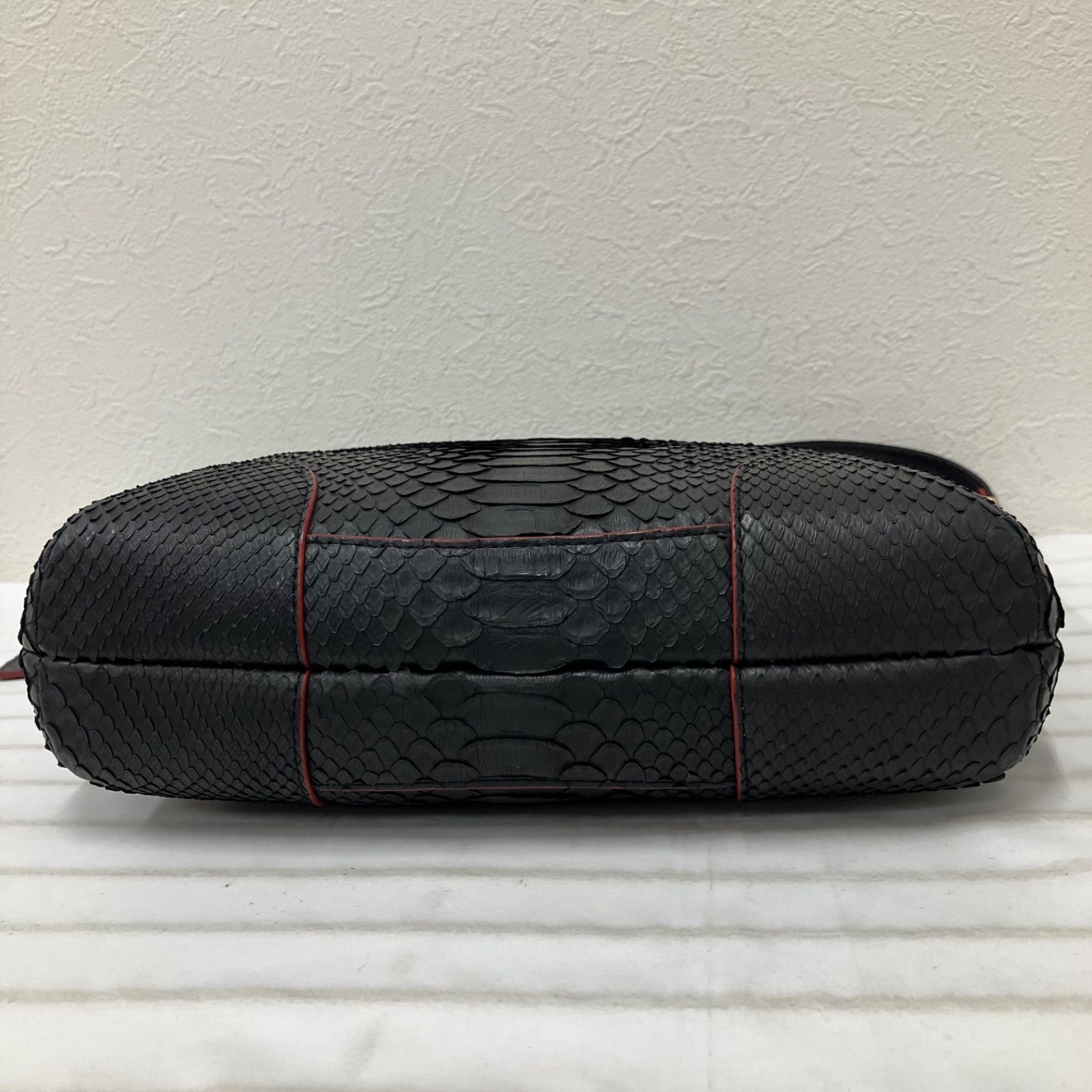 Y3791 美品 COCOCELUX GOLD ココセリュックス パイソン 2WAY 