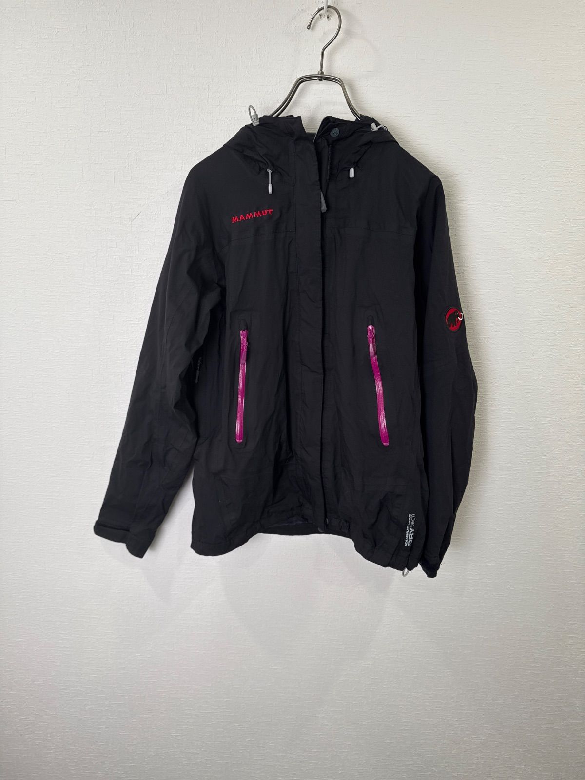 S00864｜MAMMUT｜マムート｜ナイロンジャケット｜ブラック｜レディース｜Mサイズ｜アウトドア｜テック系｜Y2K｜90S｜古着｜USA古着｜ヴィンテージ｜アメカジ｜フォロー割｜今期トレンド｜無地｜ライトアウター｜ナイロンパーカー｜機能系