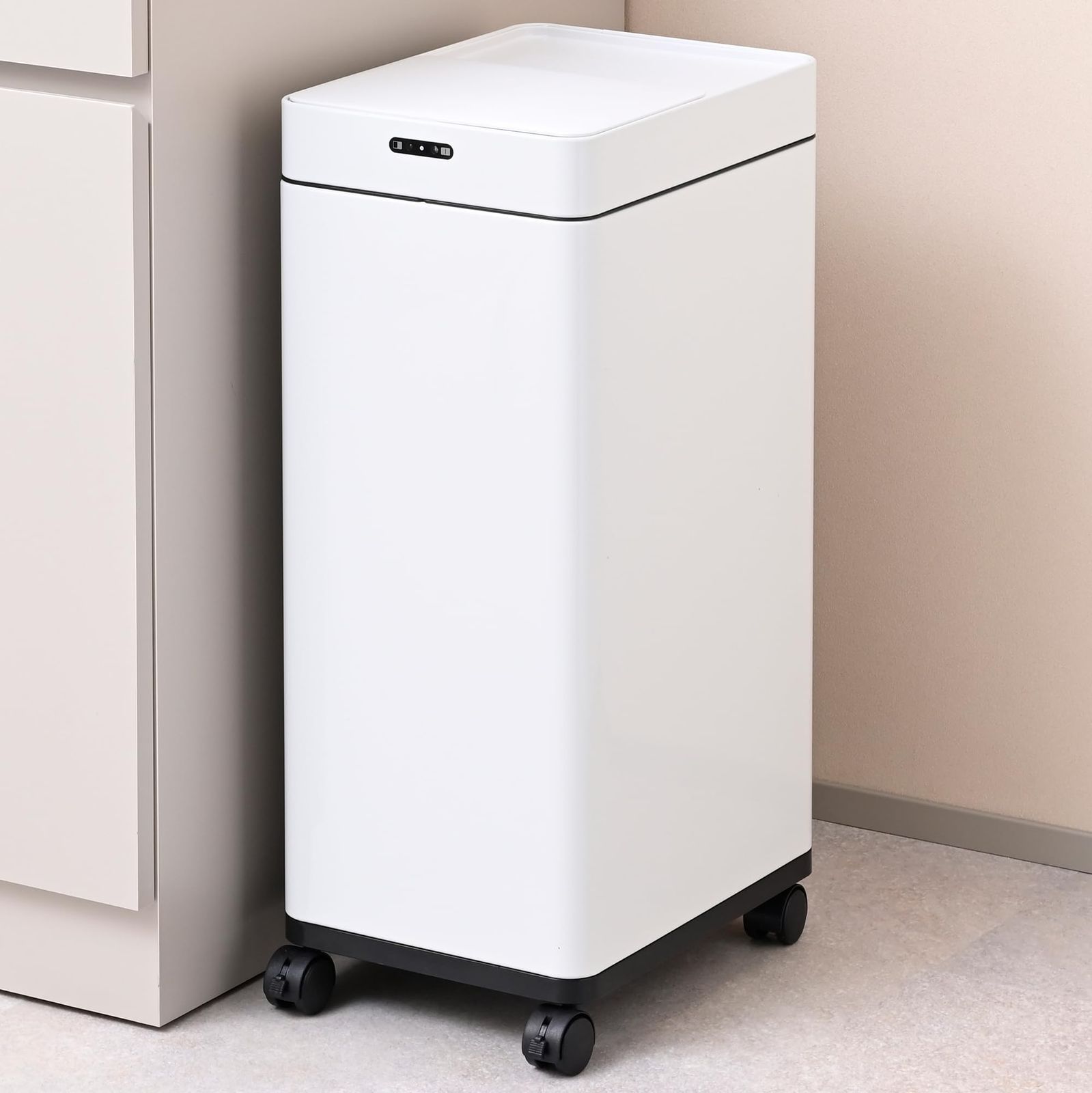 新品 山善(YAMAZEN) ゴミ箱 キャスター付き 自動 スライド開閉 スリム センサー式 42L (45Lゴミ袋対応) 幅25×奥行34×高さ66.5cm ダストボックス キッチン ふた付き 電池式 ステンレス 組立カンタン ホワイト HST-45C(WH