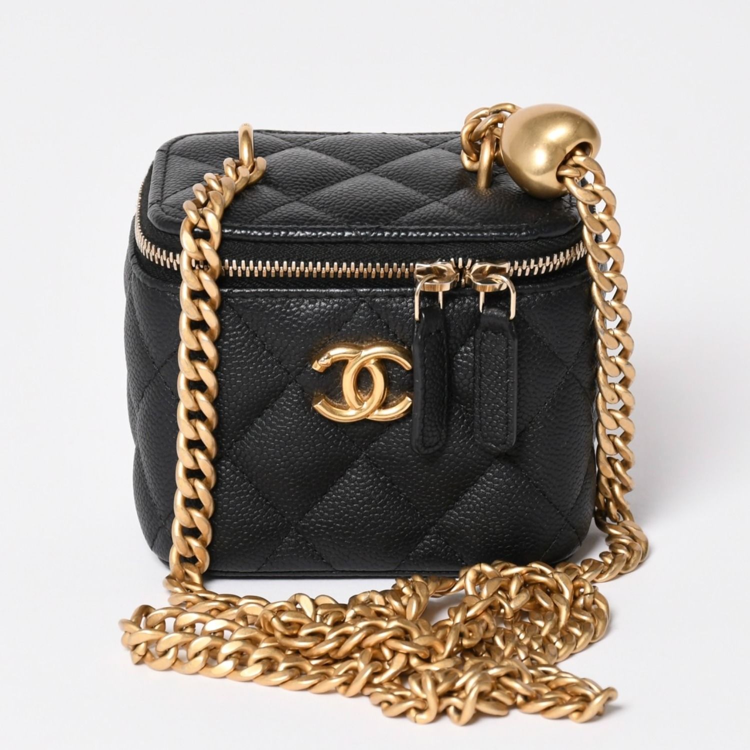 極美品 CHANEL シャネル ミニバニティ チェーンショルダーバッグ ランダム番台 ココマーク ハート キャビアスキン ブラック 中古 4a003088