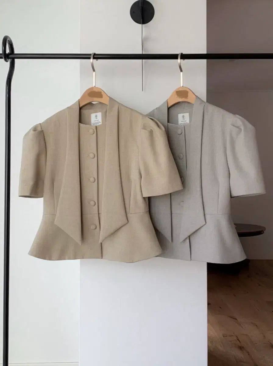 半袖タイゲストルック パフジャケット 新品 (ベージュ)