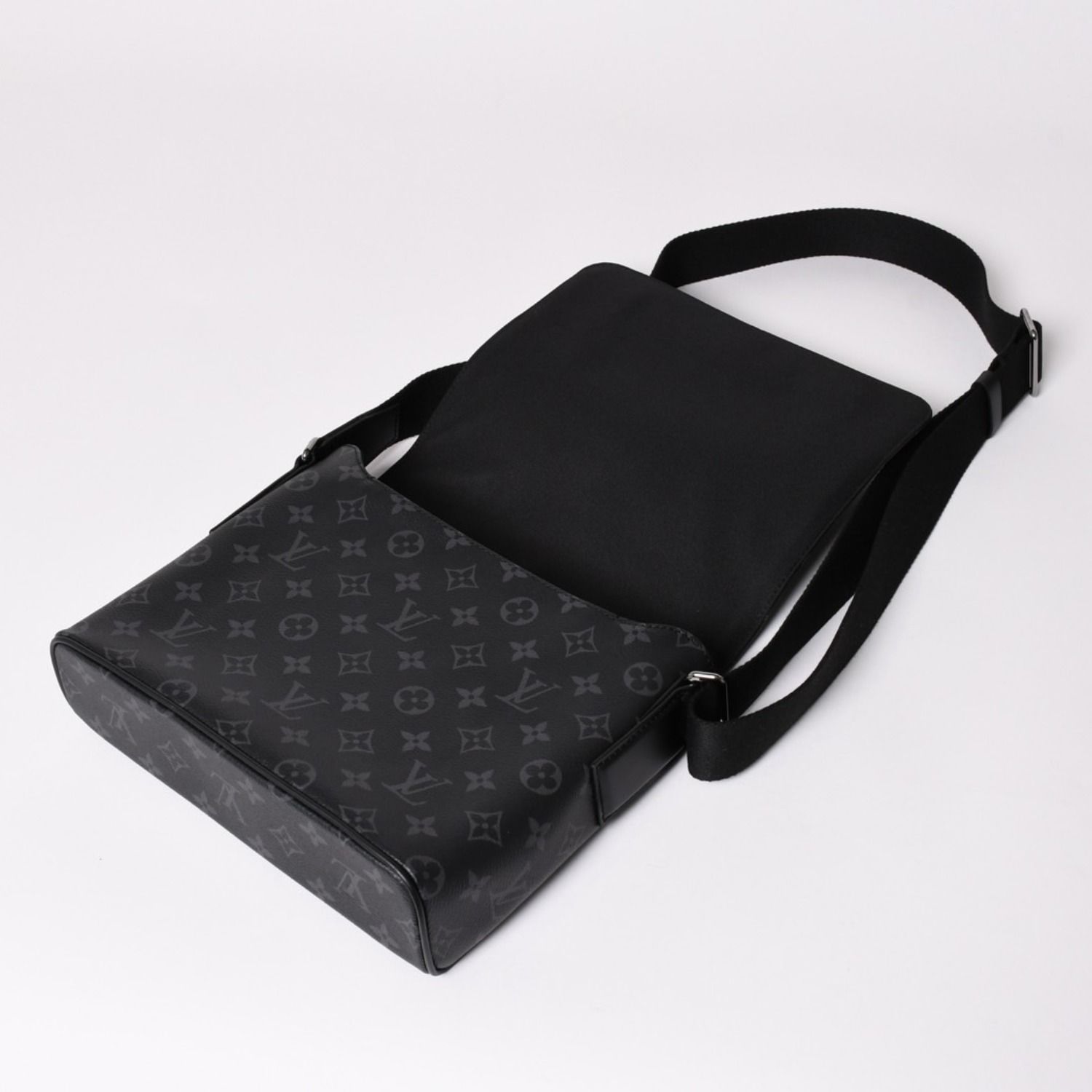 極美品 LOUIS VUITTON ルイヴィトン ディストリクトPM ショルダー