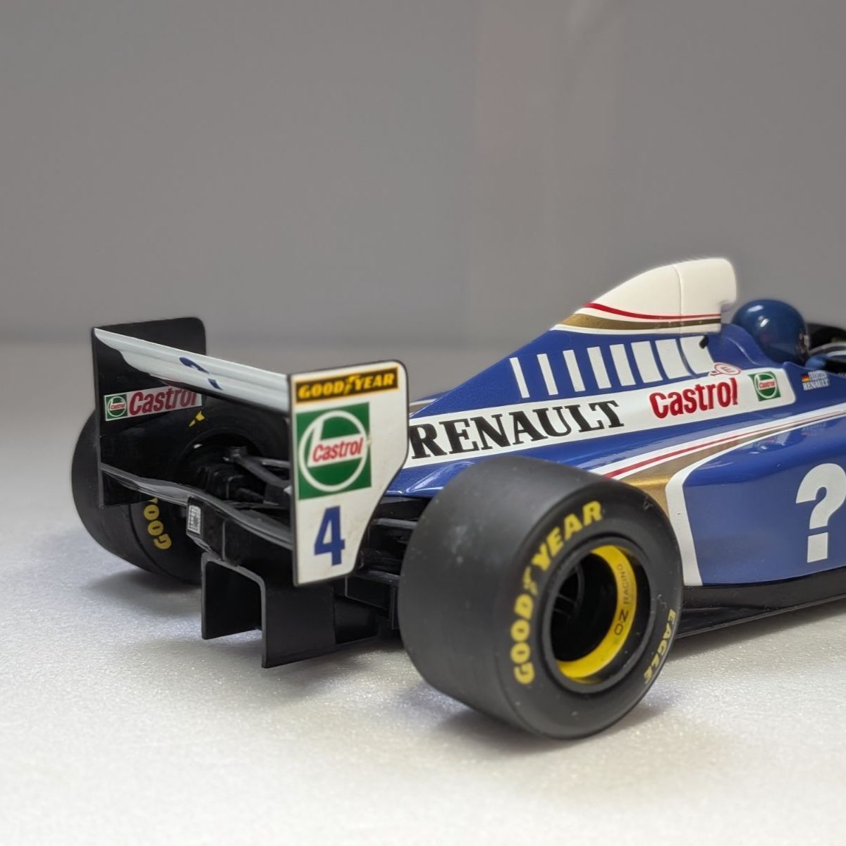 1/18 ウィリアムズ FW19 ＃４ H.Hフレンツェン Rothmans仕様 1/18 ミニチャンプス ウィリアムズFW19 1997年 ハインツ ハラルド