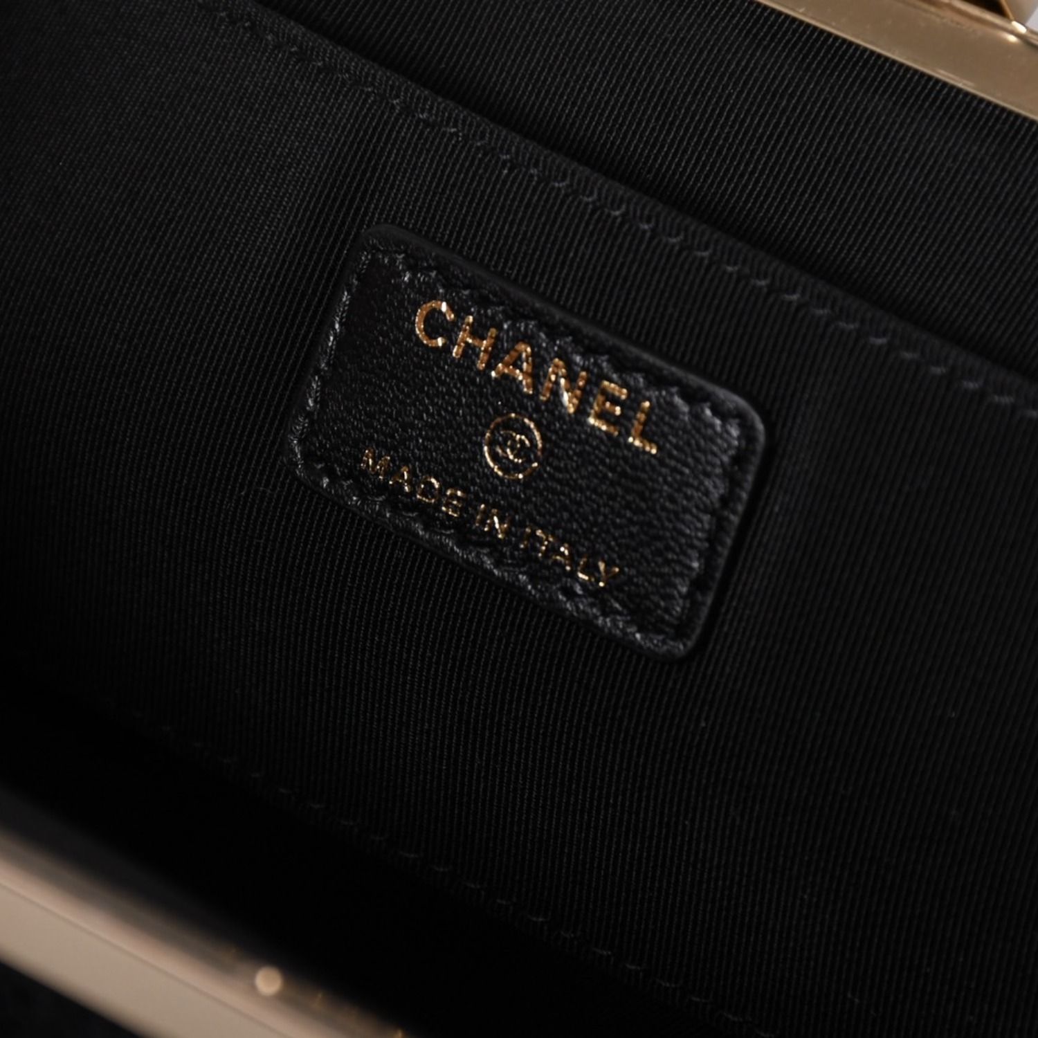 新品未使用 CHANEL シャネル クラッチバック ポーチ 30番台 ココマーク