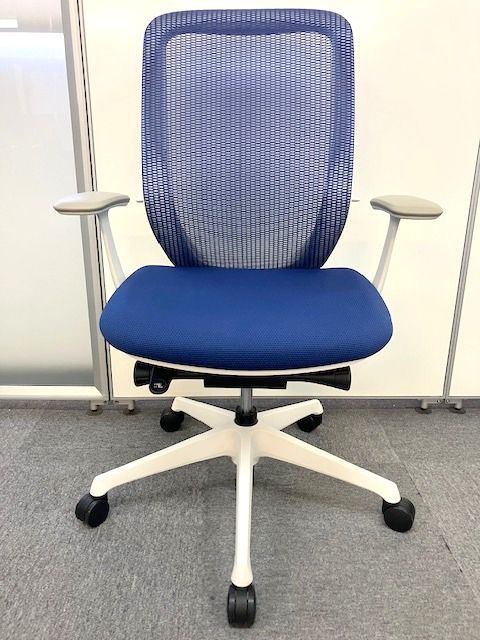 【東京都限定送料2200円も可】オカムラ　シルフィーチェア　ハイバック　固定肘　メッシュ　ミディアムブルー　2021年製　在宅