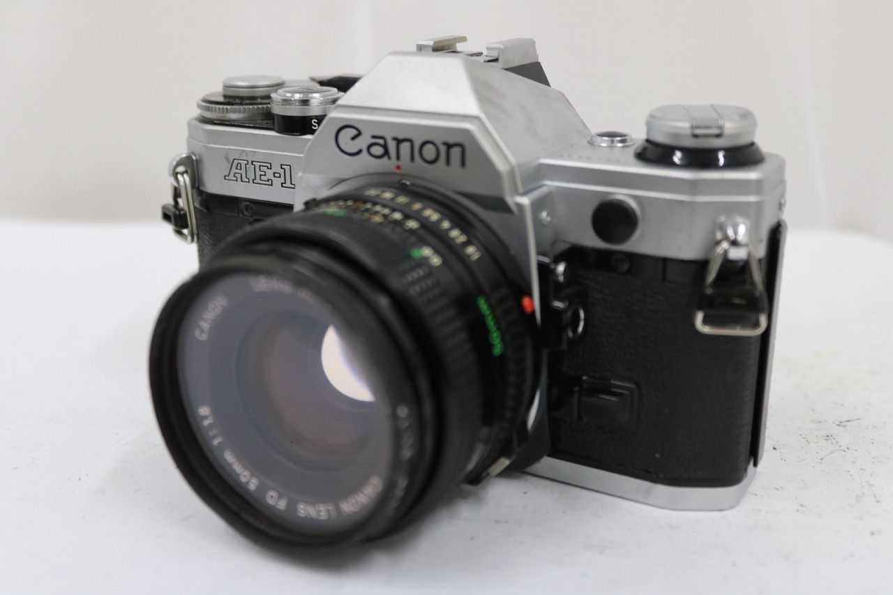 【返品保証】 キャノン Canon AE-1 NEW FD 50mm F1.8 ボディレンズセット e13073