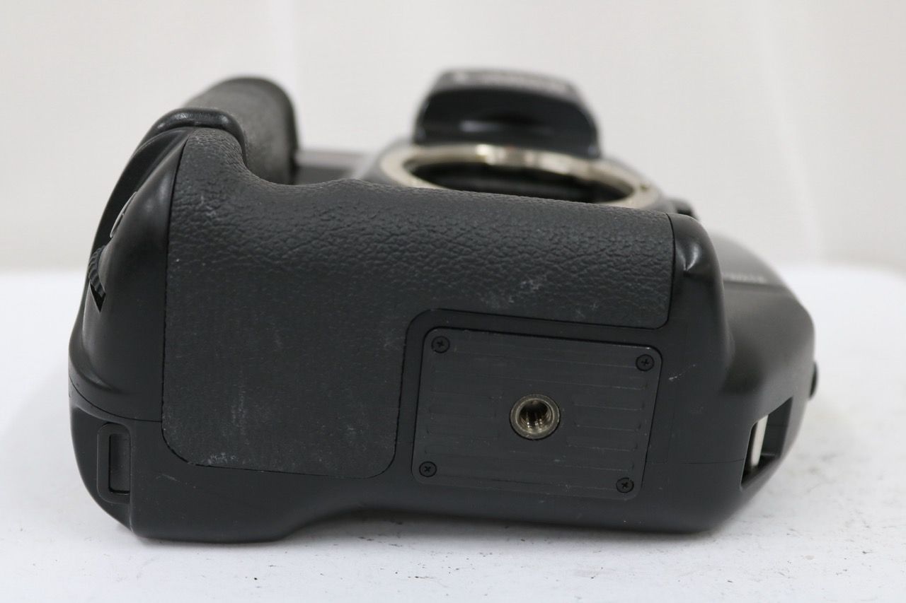 【返品保証】 キャノン Canon EOS 5 VERTICAL GRIP VG10 付き ボディ e13105