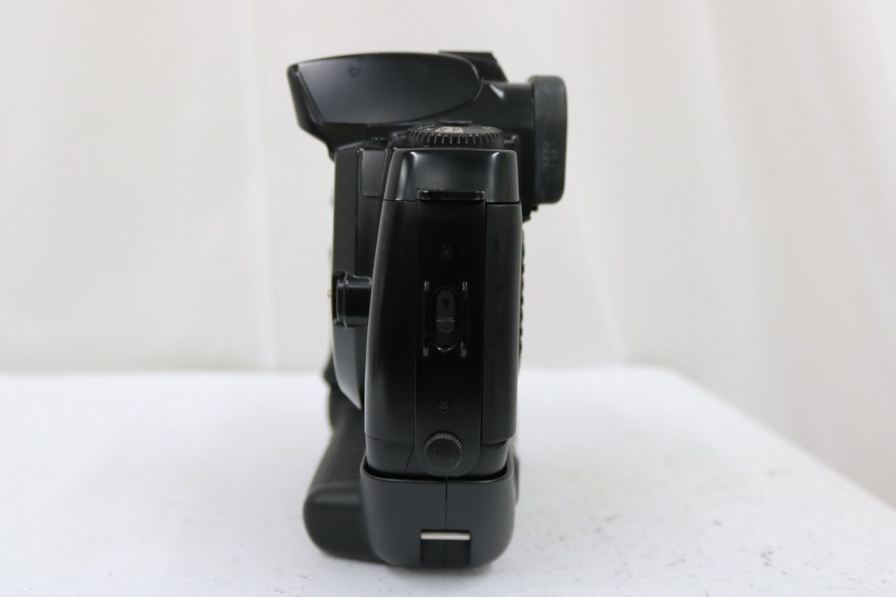 【返品保証】 キャノン Canon EOS 5 VERTICAL GRIP VG10 付き ボディ e13105