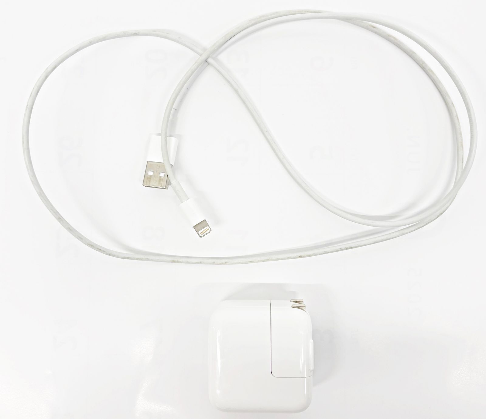 iPad7 32GB MW6C2J/A バッテリー100% シルバー Wi-Fi+Cellular Apple