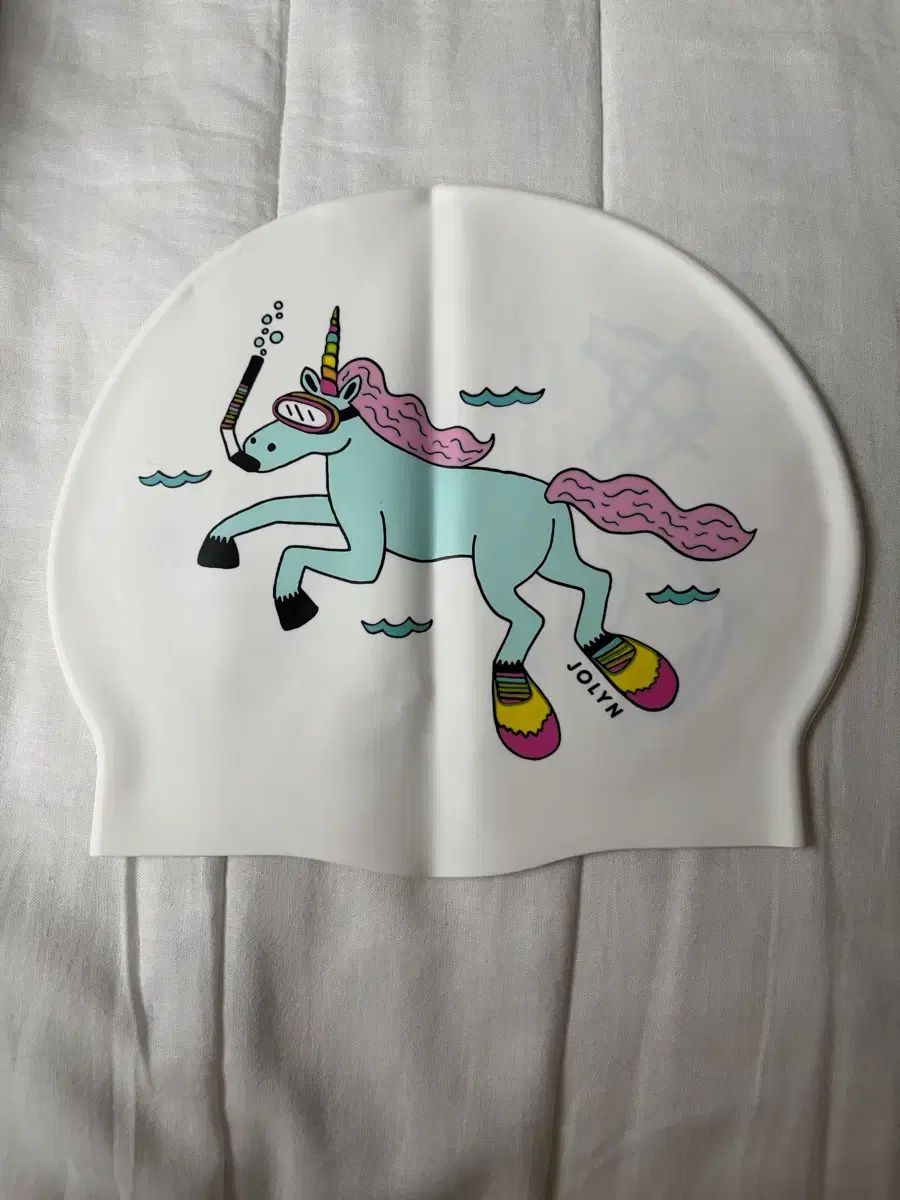 新品 JOLYN シュノーケル柄の子馬 スイムキャップ