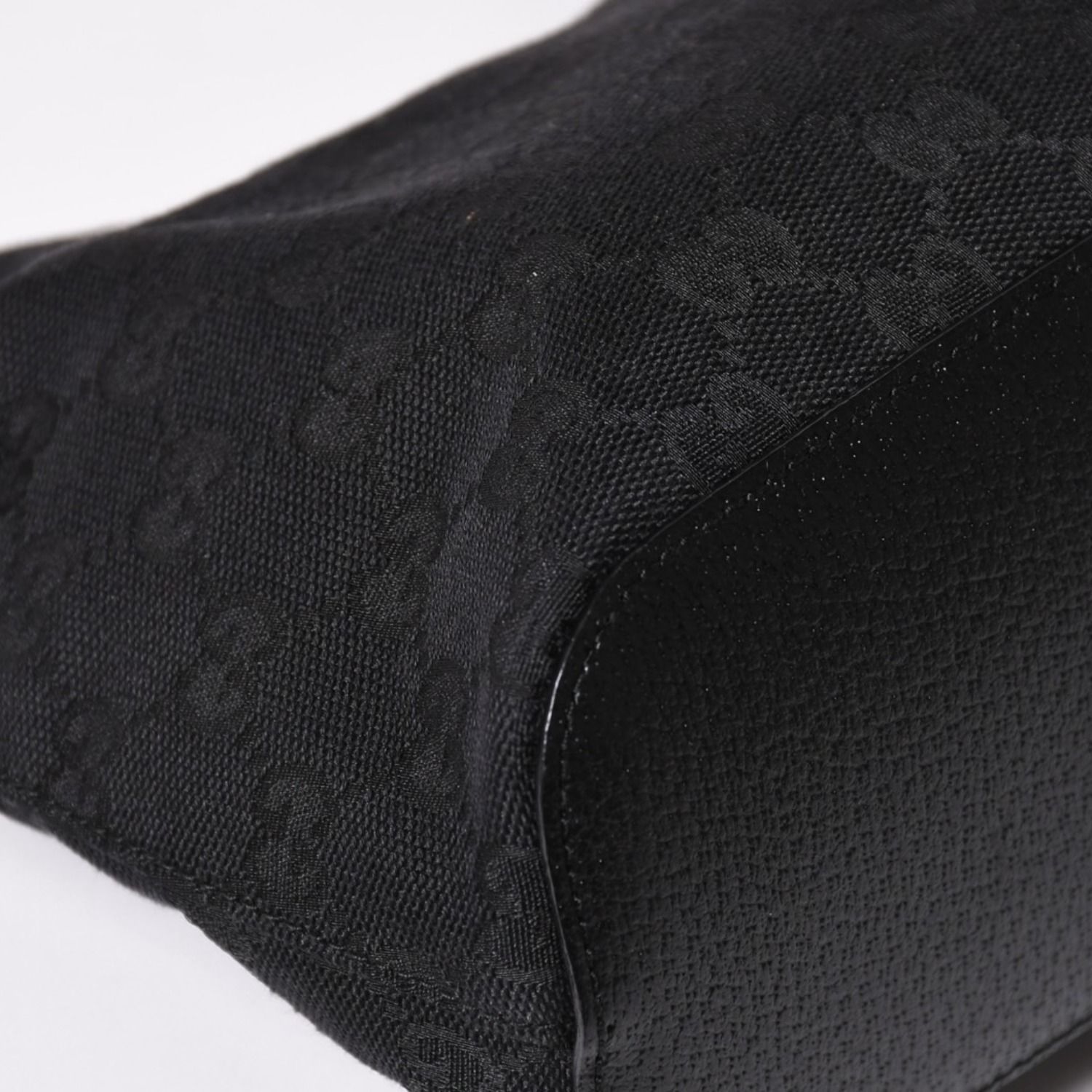 極美品 GUCCI グッチ ワンショルダーバッグ GGキャンバス 115002 ブラック シルバー金具 中古 4a002020 極美品 GUCCI グッチ ワンショルダーバッグ GGキャンバス 115002 ブラック シルバー金具 中古 4a002020