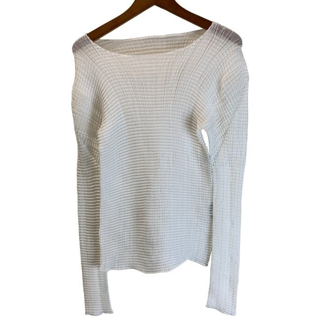 【中古】　ISSEY MIYAKE　トップス　長袖　クルーネック　プリーツ　ストレッチ　無地　ドメスティック　古着　/2496