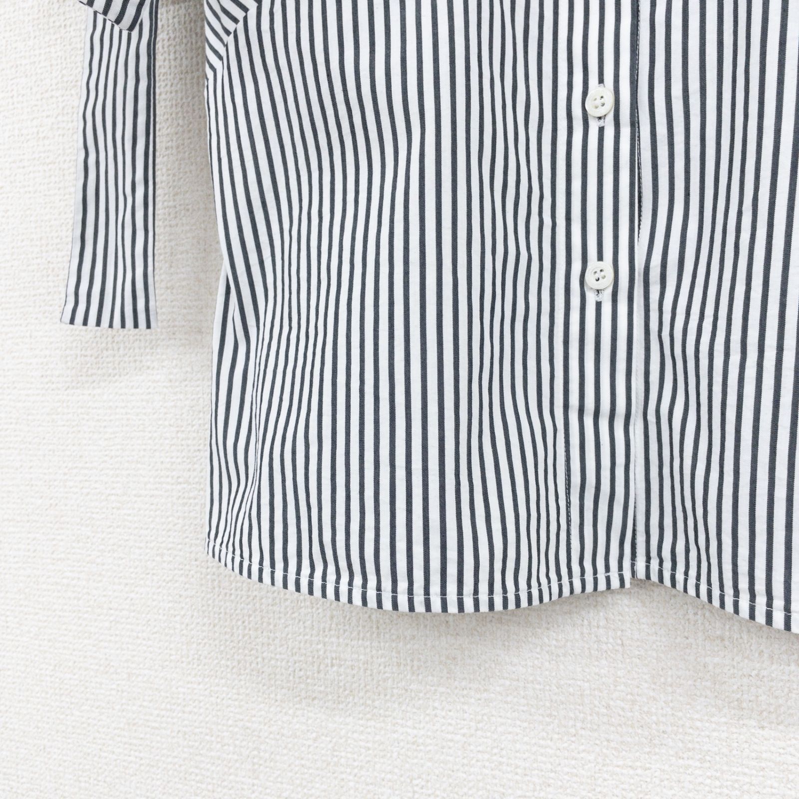 Vivienne Westwood ANGLOMANIA ヴィヴィアンウエストウッド アングロマニア シャツ ブラウス リボン ストライプ柄 コットン ポリウレタン ホワイト ブラック イタリア製 レディース 42 a01267