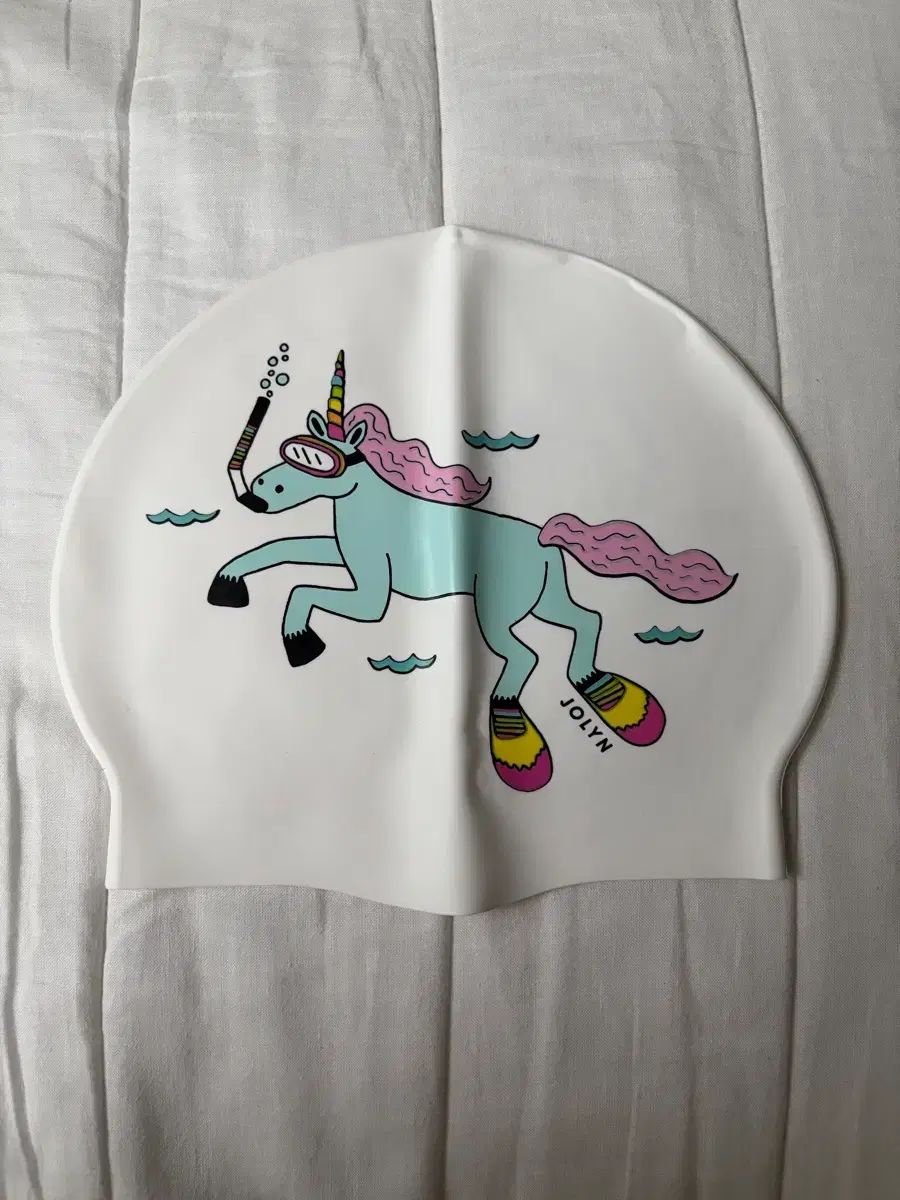新品 JOLYN シュノーケル柄の子馬 スイムキャップ