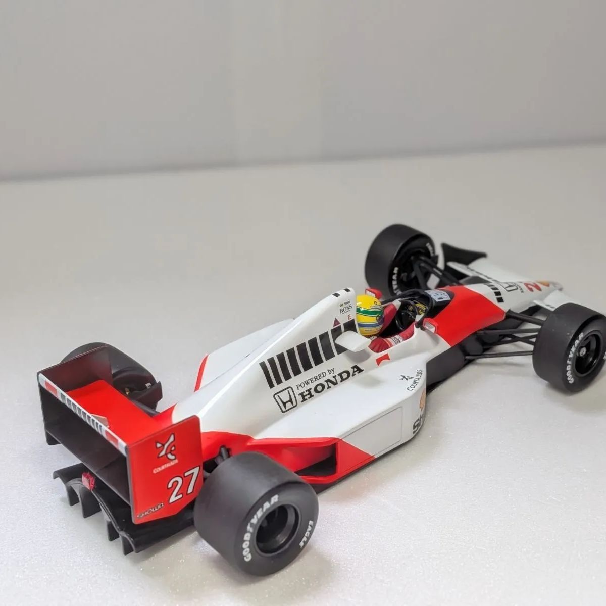 1/18 ミニチャンプス マクラーレン ホンダ MP4/5B アイルトン・セナ