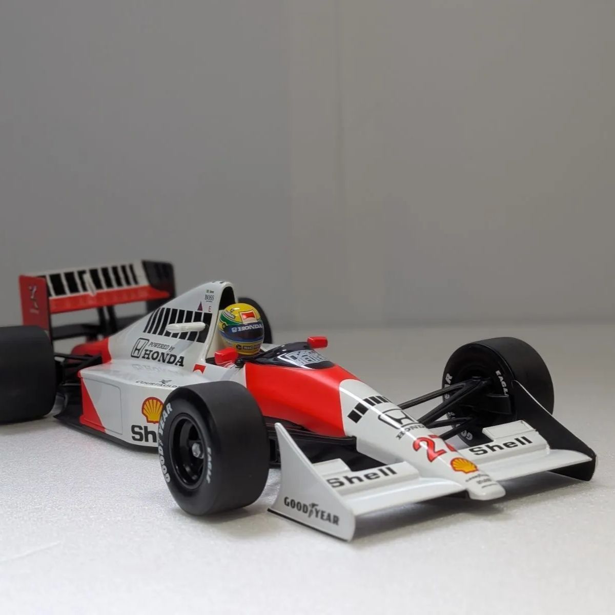 1/18 ミニチャンプス マクラーレン ホンダ MP4/5B アイルトン・セナ