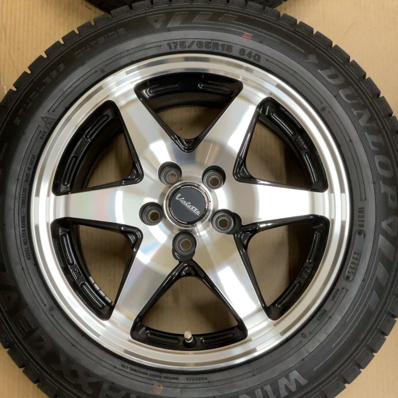 スタッドレスタイヤ・ホイール 4本セット 175/65R15 - メルカリ