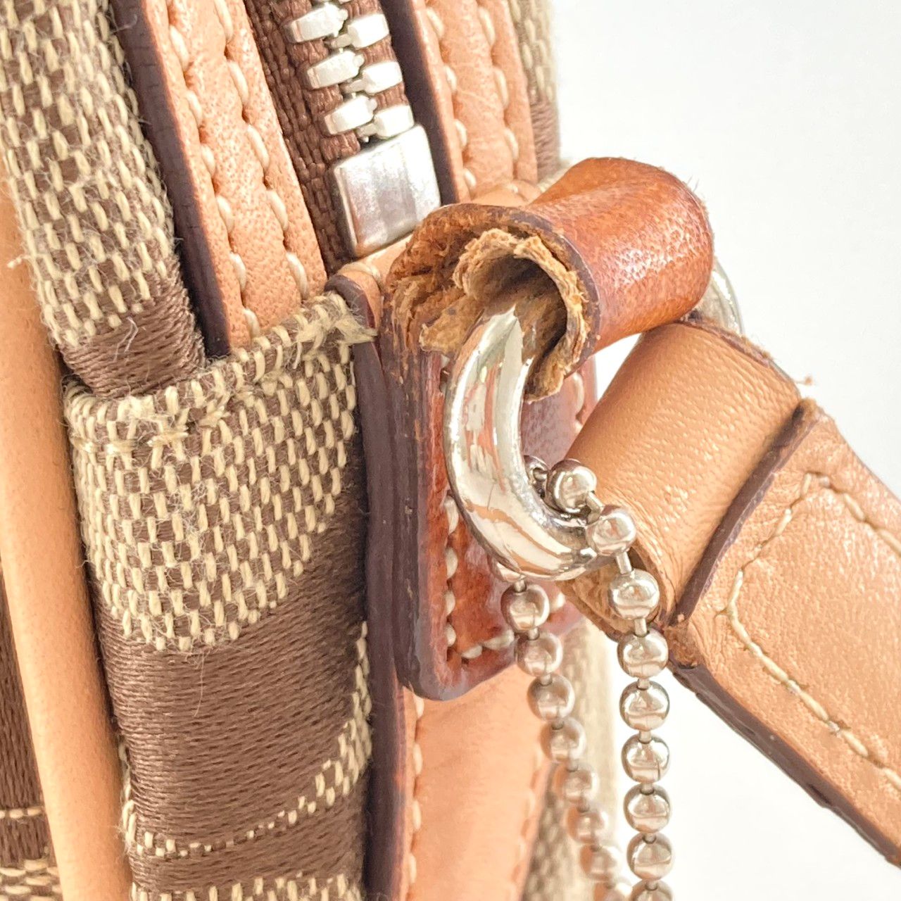COACH ショルダーバッグ ベージュ/ホワイト COACH（コーチ） 6616 ショルダーバッグ ベージュ - メルカリ