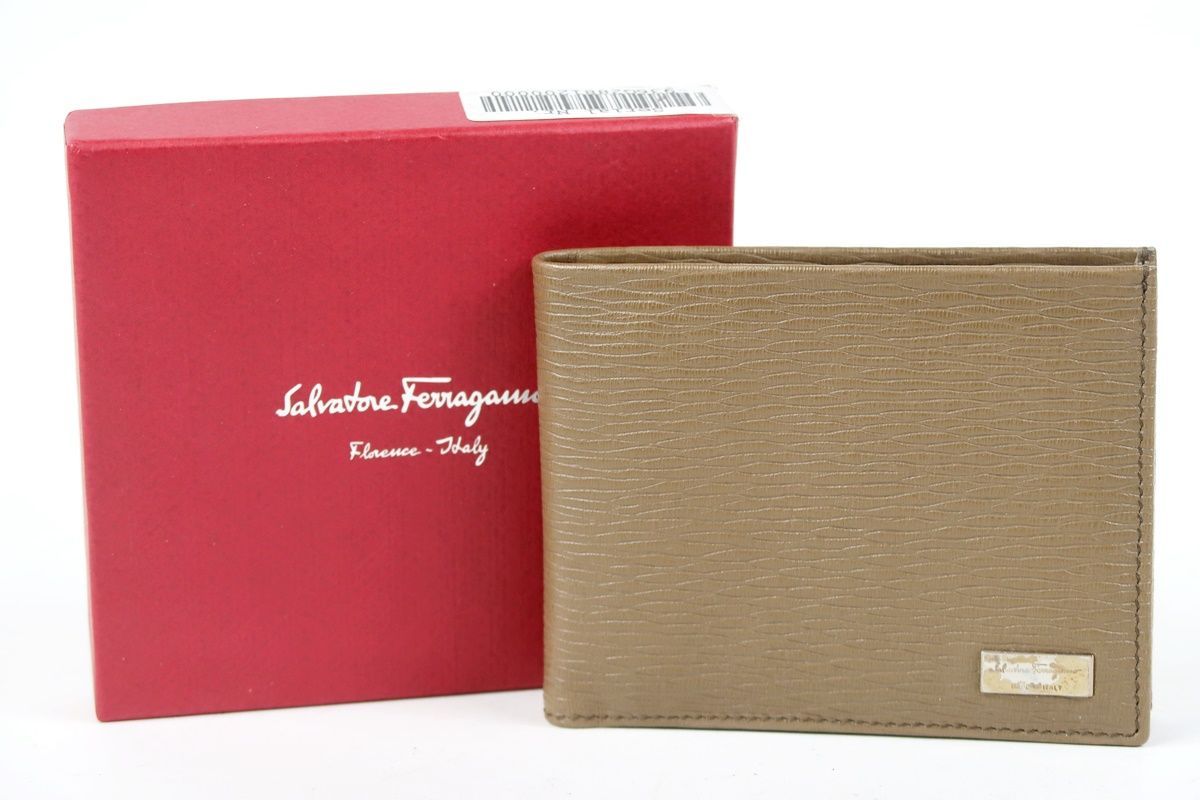 【新品同様・未使用】Ferragamo フェラガモ 二つ折り財布 札入れ 小物 レザー【TD86】
