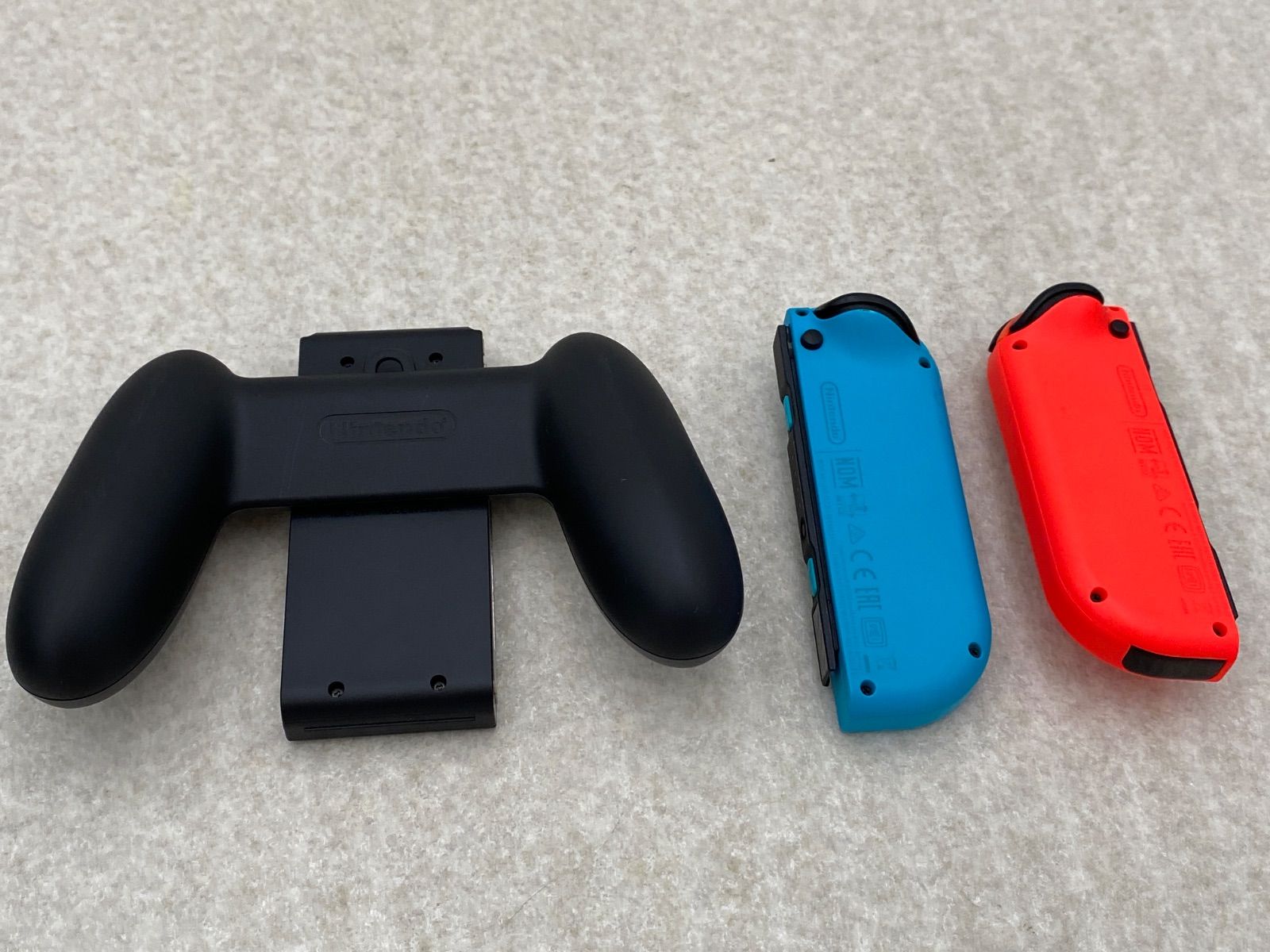 ◇Nintendo Switch Joy－Con（L） ネオンブルー／（R） ネオンレッド