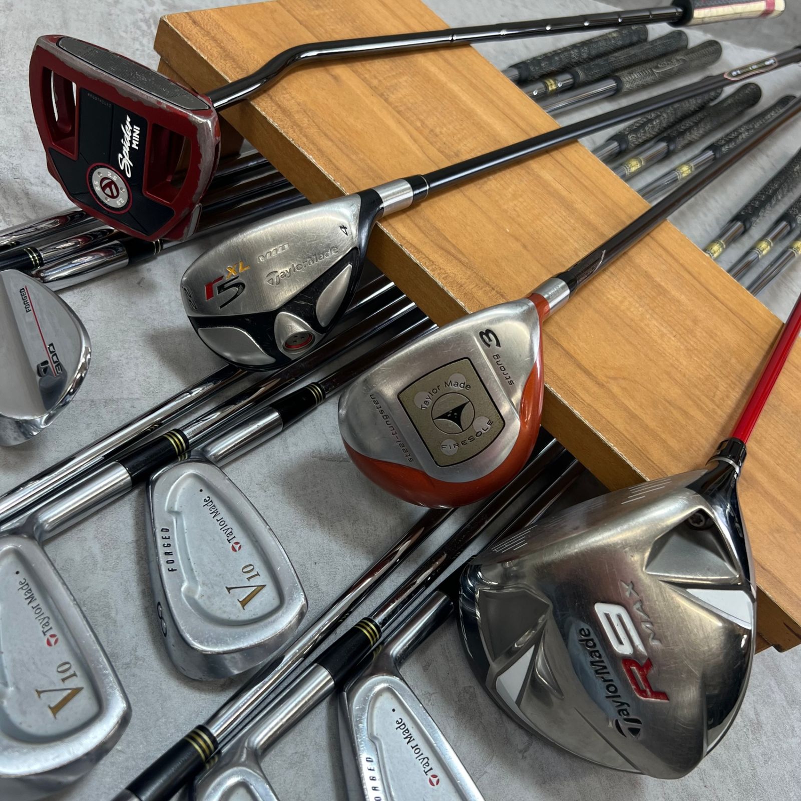 TaylorMade テーラーメイド メンズゴルフ クラブセット 13本 右利き用