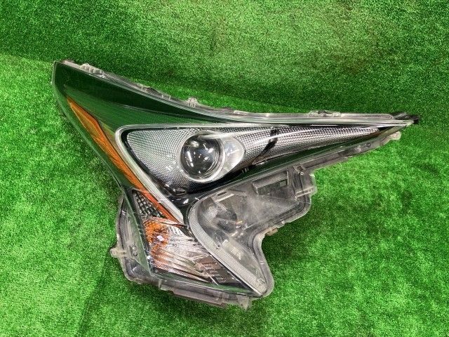 プリウス ZVW55 右ヘッドランプ・ヘッドライト Aプレミアム ツーリングセレクション コイト 47-75 81145-47691 3T7