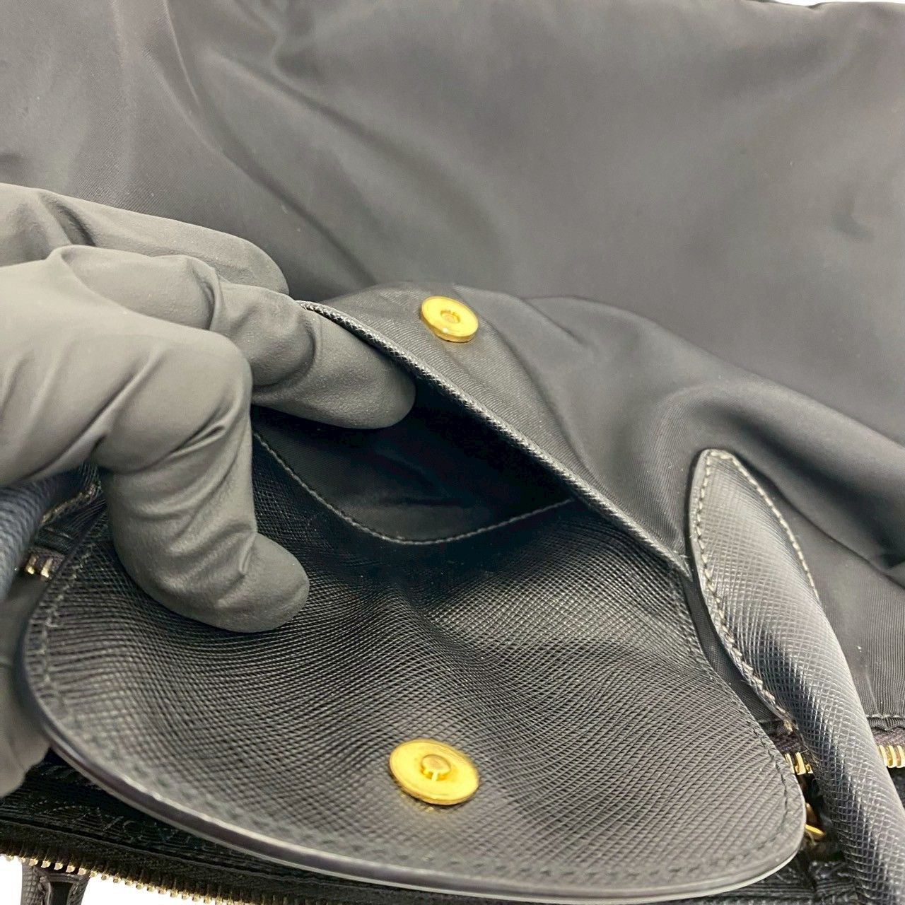 極 美品 保存袋付き PRADA プラダ 三角ロゴ 金具 テスート ナイロン