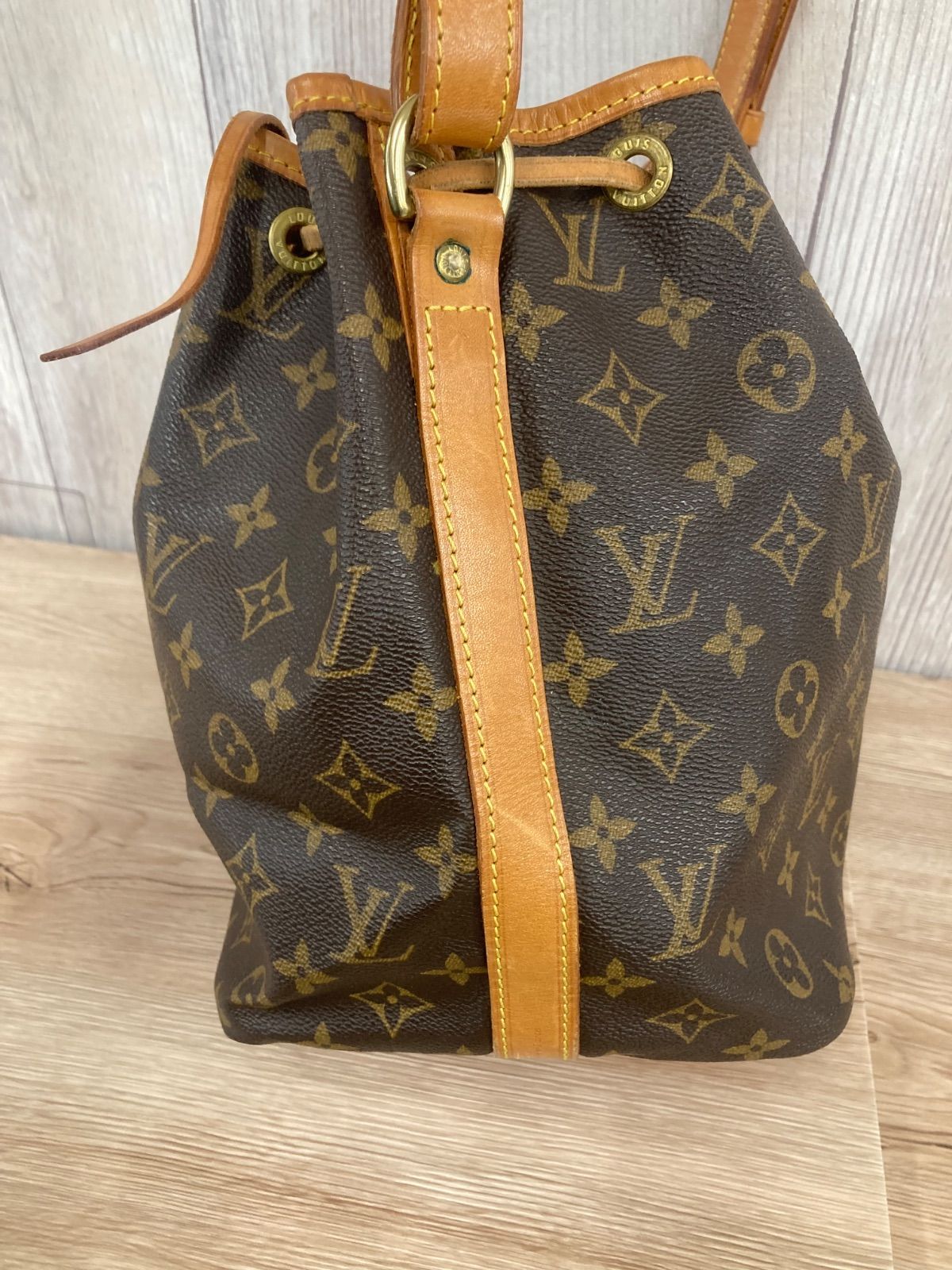 LOUIS VUITTON ルイヴィトン プチノエ ショルダーバック 巾着