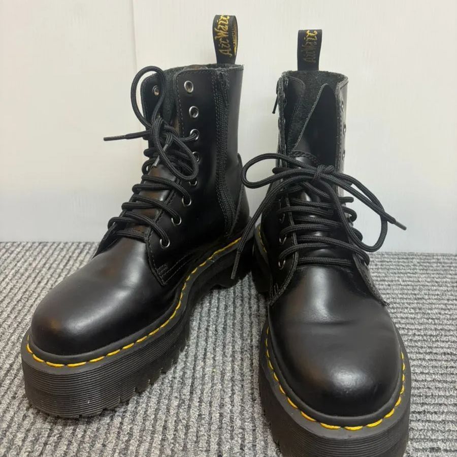 ドクターマーチン　Dr. Martens 厚底ブーツ UK4　23cm クッション インソール付き