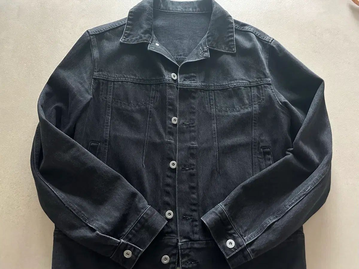 ベルリエ ブラックデニム ジャケット 6,822円