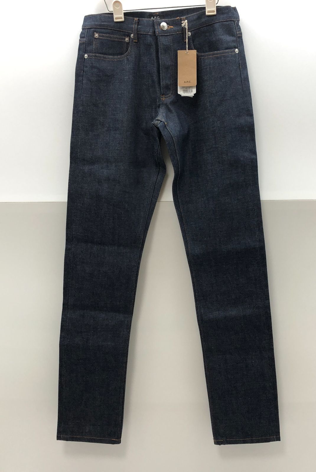 定価38500円 新品タグ付 A.P.C. ストレートデニム 30 インディゴ タグ付き/美品】A.P.C アーペーセー デニムパンツ 30 メンズ