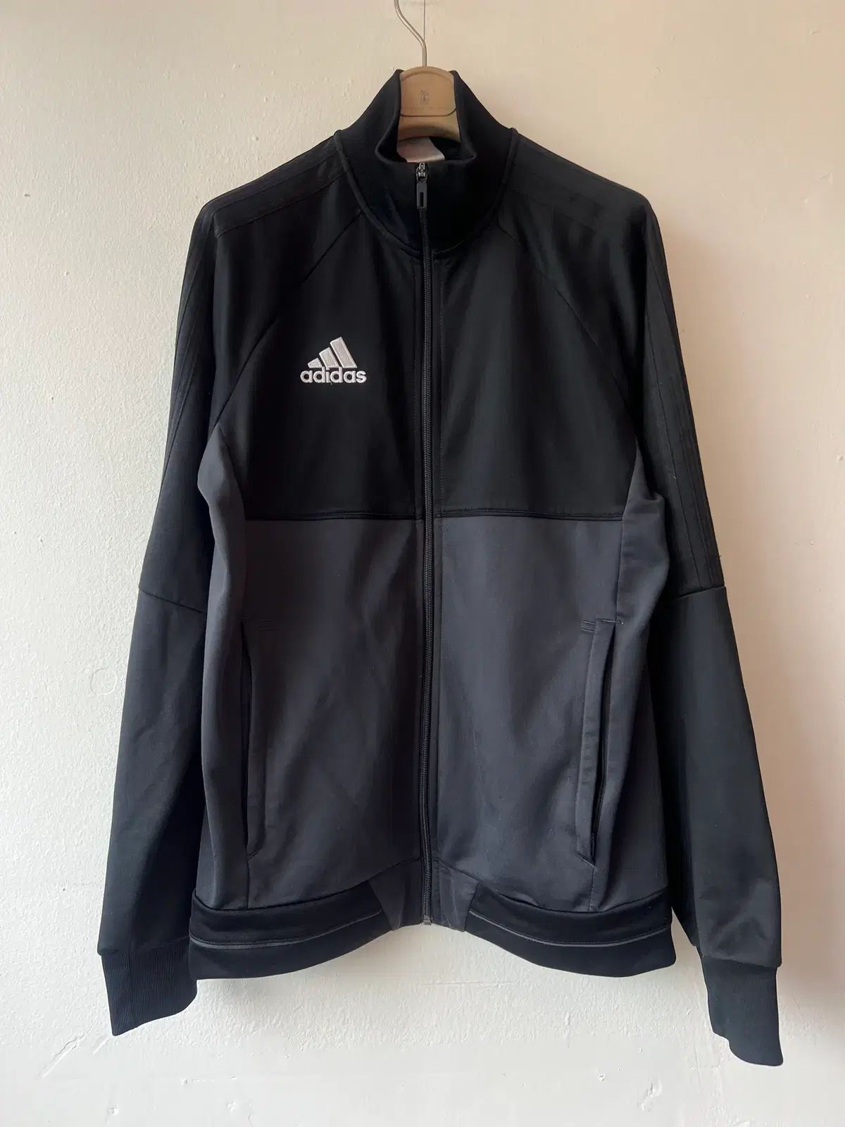 アディダス メンズ ブラック track Jaket トレーナー アウター L