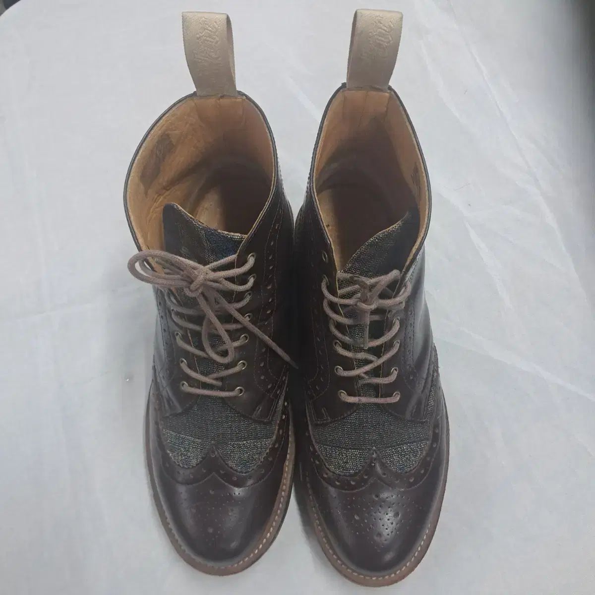 DR. MARTENS ドクターマーチン ベントリー ヘリスト ウイングチップ デザイン ブラウン 톤 ブーツ