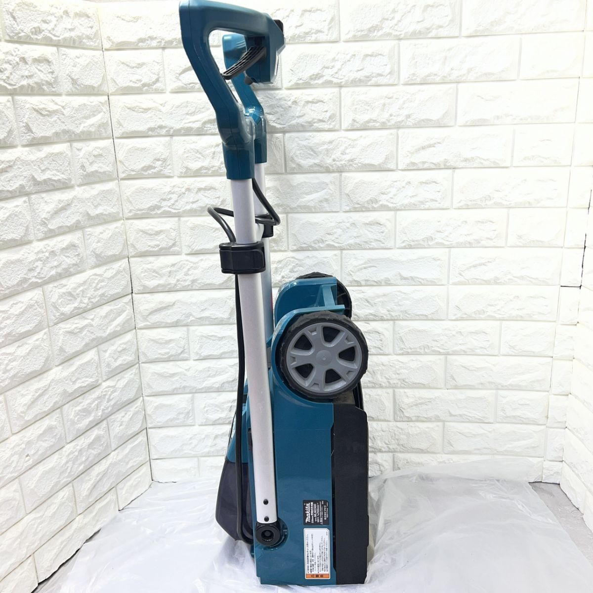 配送不可【引取限定】【下関店】マキタ MLM230D 230mm 充電式芝刈機 