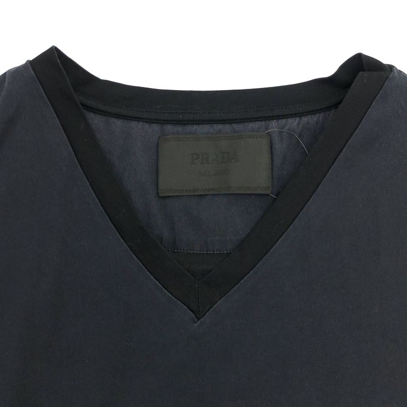 【中古】PRADA Vネック コットンポプリン 半袖Tシャツ XLサイズ ブラック UJM804 S221 1NXJ[66][240066190624] 中古】PRADA Vネック コットンポプリン 半袖Tシャツ XLサイズ ブラック