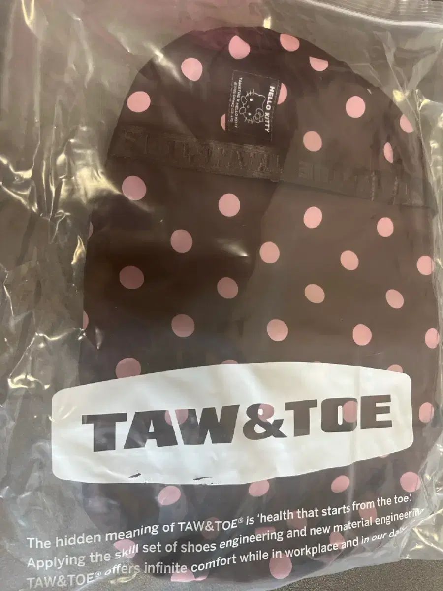 TAW&TOE ハローキティ バッグ 出品
