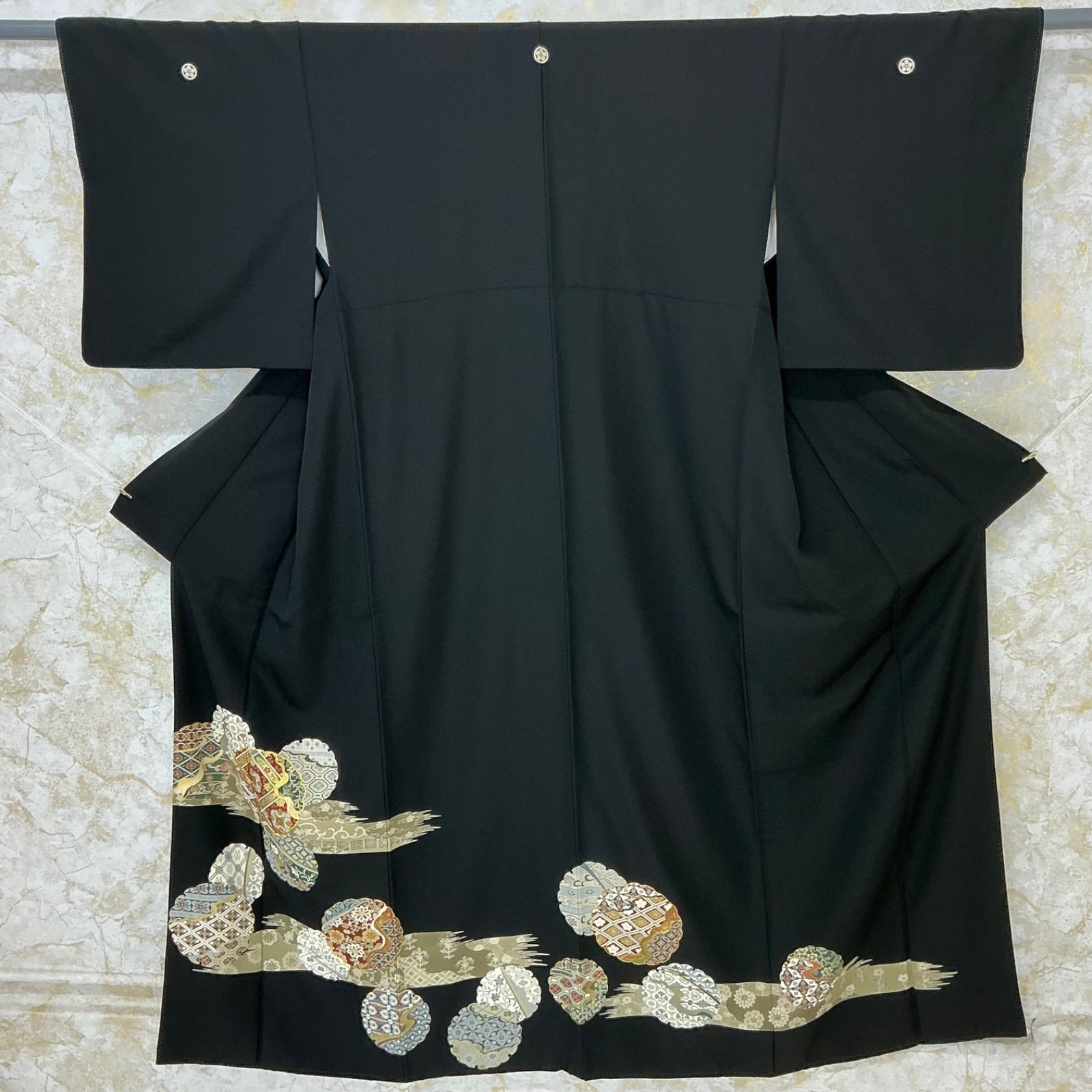 kimono+one◆kimonoarisa◆手描き友禅と金彩のセンスの良い黒留袖◆広衿◆五つ紋◆正絹◆袷◆比翼仕立て◆金駒刺繍◆裄長◆ロング◆