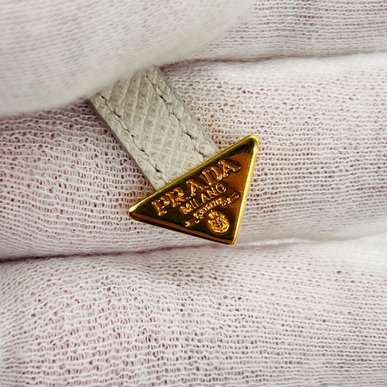 プラダ PRADA ラビットファー シロクマ チャーム ホワイト×ピンク