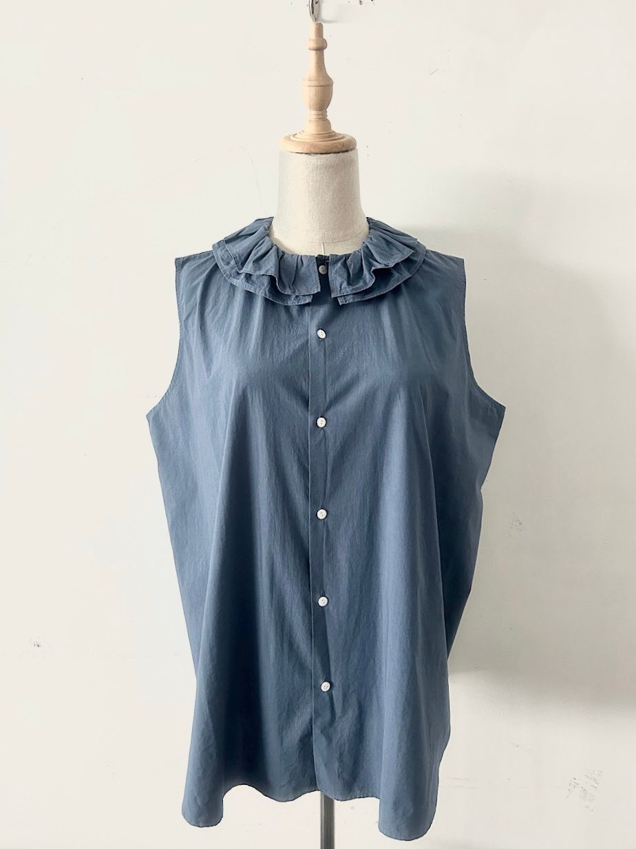 美品】TOUJOURS コットンフリルカラーノースリーブブラウス - メルカリ