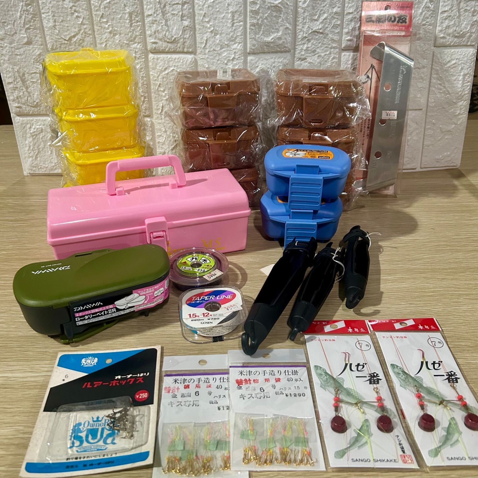 釣具まとめ売り ダイワ MEIHO NAKAZIMA エサ箱他 仕掛け 釣り糸 釣り針 