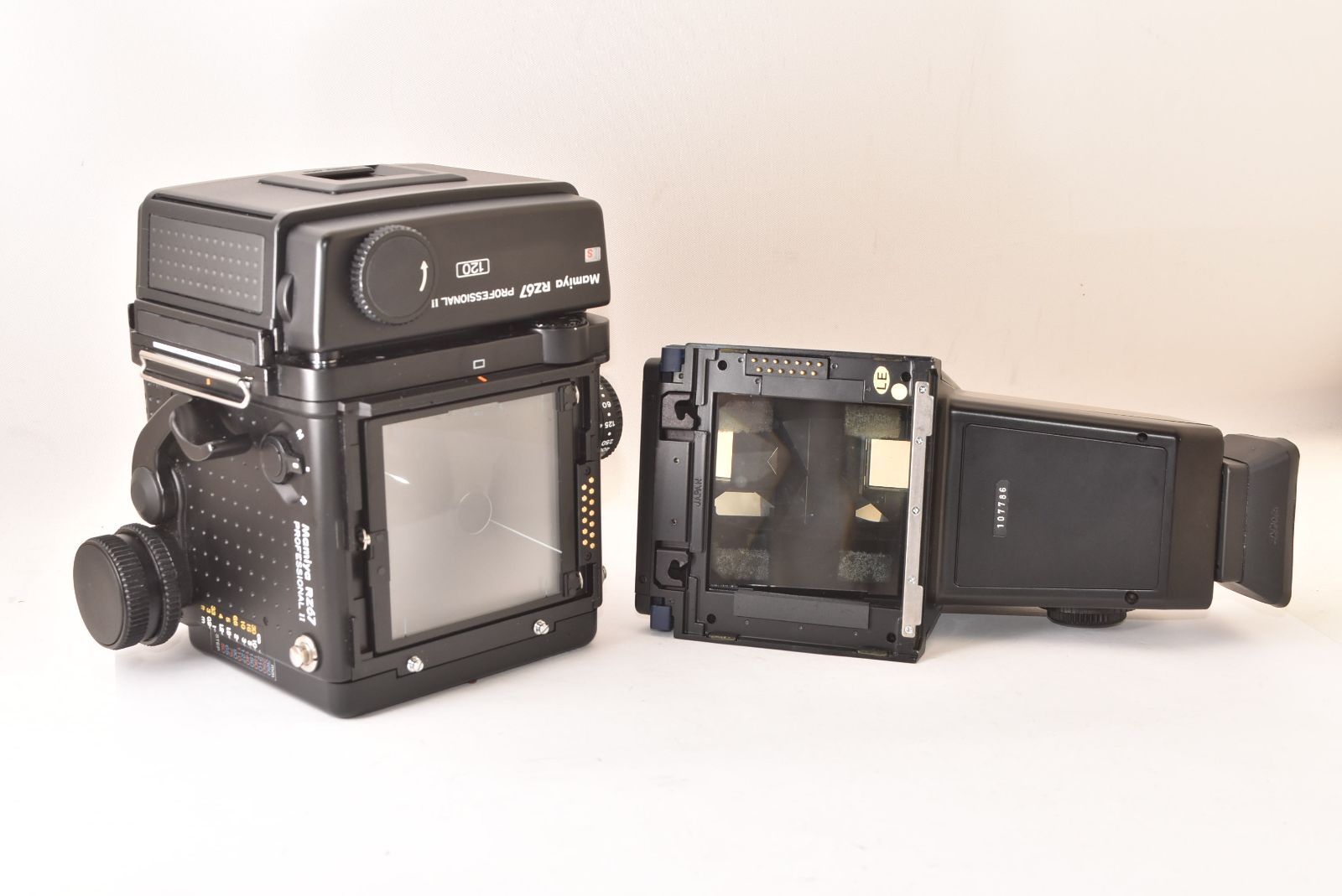 MAMIYA マミヤ RZ67 PROFESSIONAL II ボディ + AEプリズムファインダー