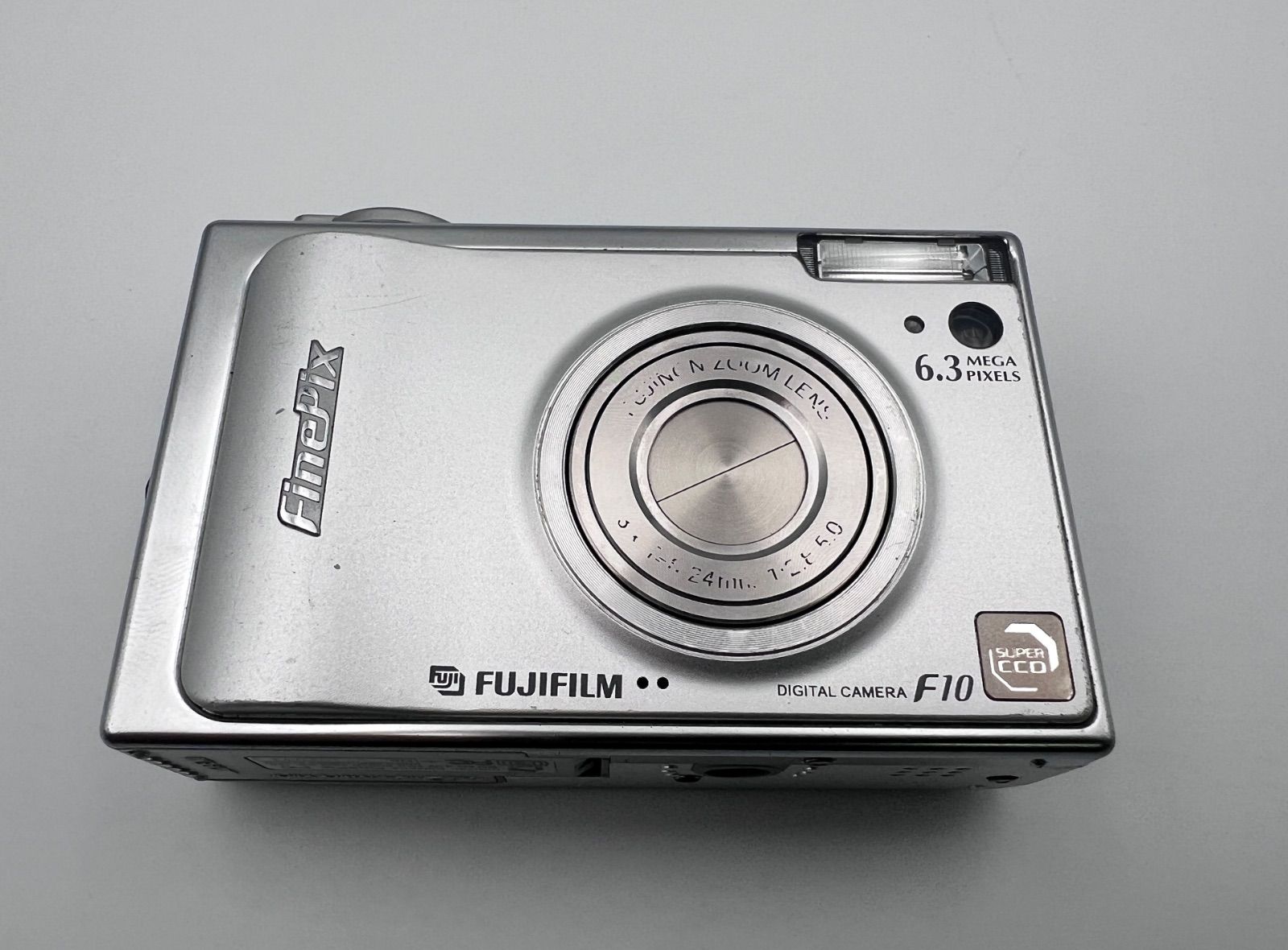 FUJIFILM FINEPIX F10 シルバー　デジカメ【ジャンク扱い】 CAM92// Fujifilm FinePix F10 シルバー - メルカリ
